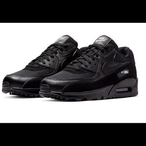 Nike Men’s Black Air Max 90